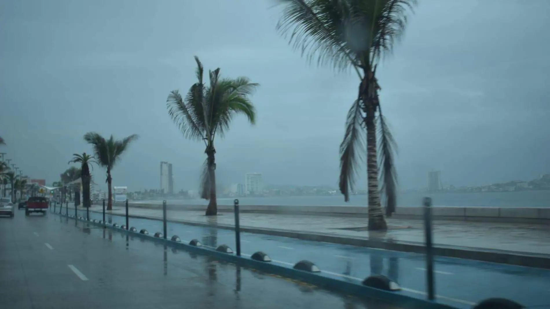 malecón lluvia